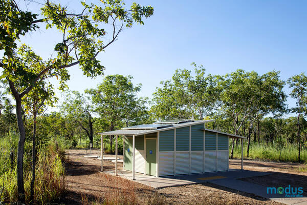 Noosa Multi in Pale Eucalypt and Surfmist colour scheme on Fascia Plank and Custom Orb