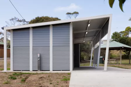 Opossum Bay, Hobart Public Restroom